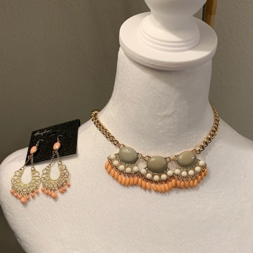 Curfew peach beaded bib Necklace and earrings set